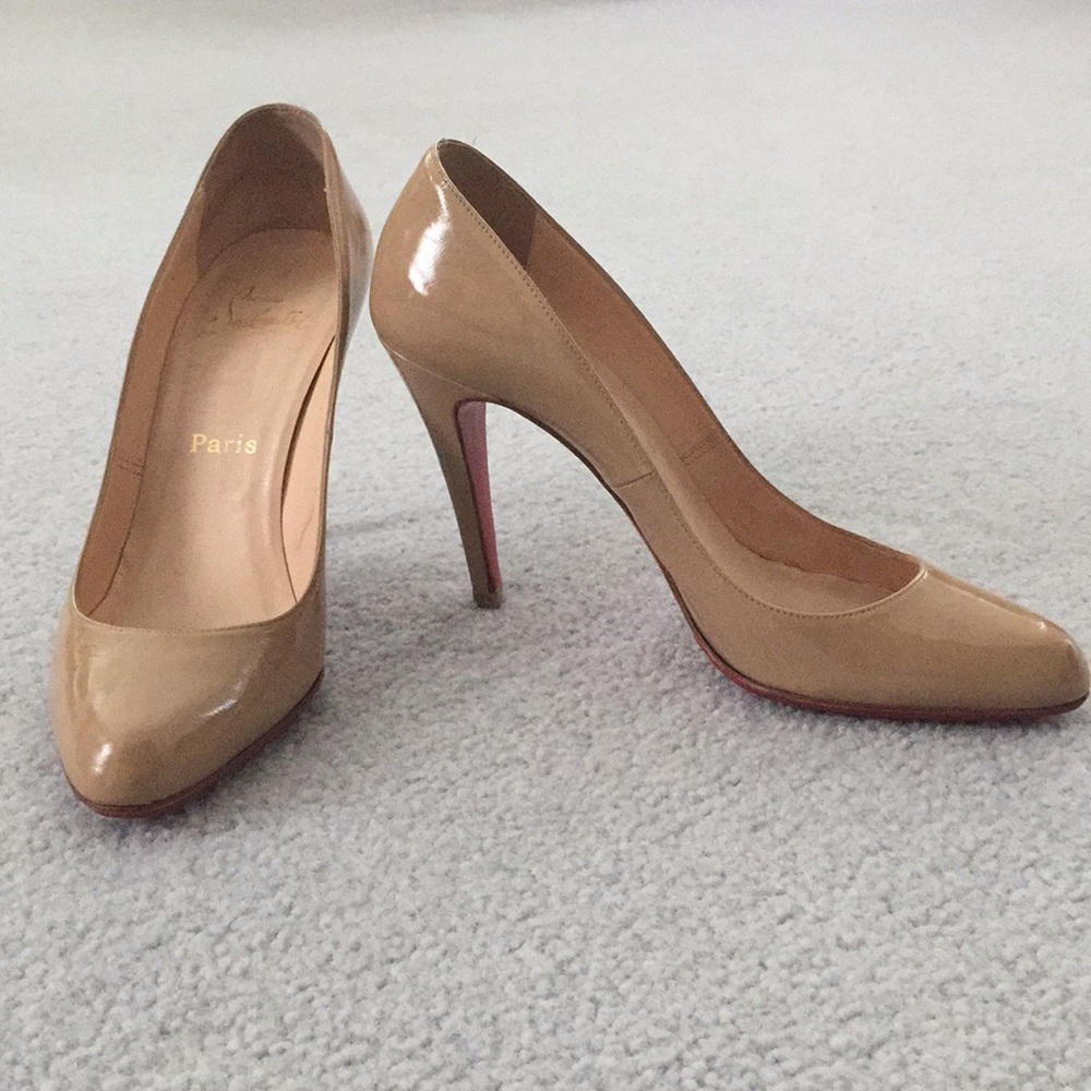 Christian Louboutin Nude Pumps Euro 39 (US 9)